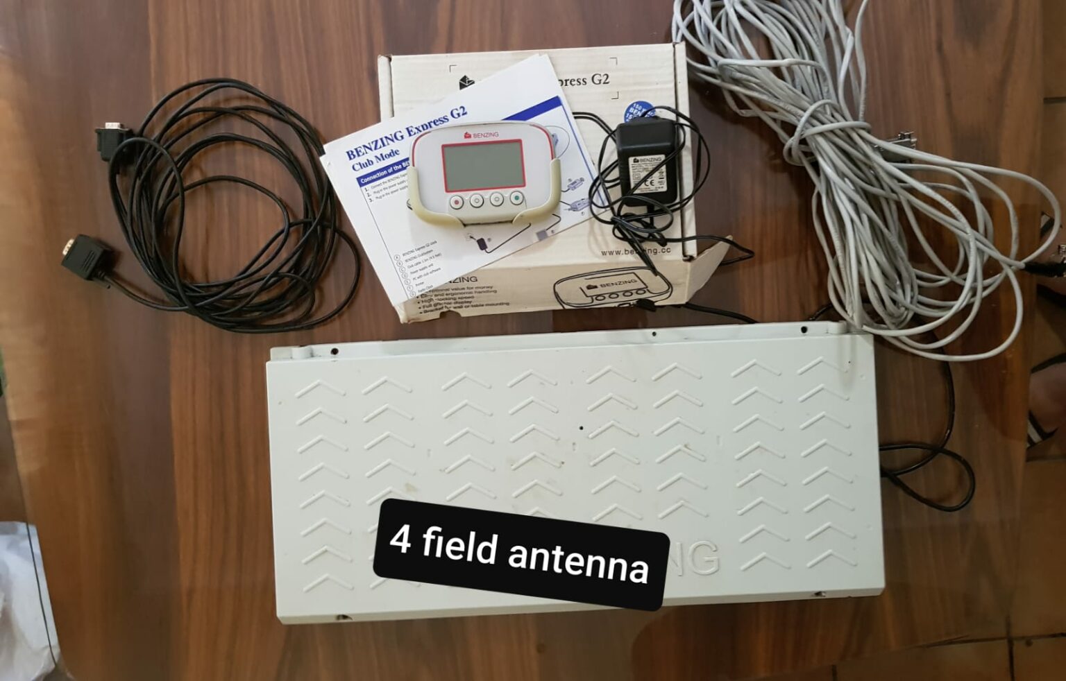 Lot 1 Benzing G2 clock with cable and 4 Field Antenna Top Pigeon