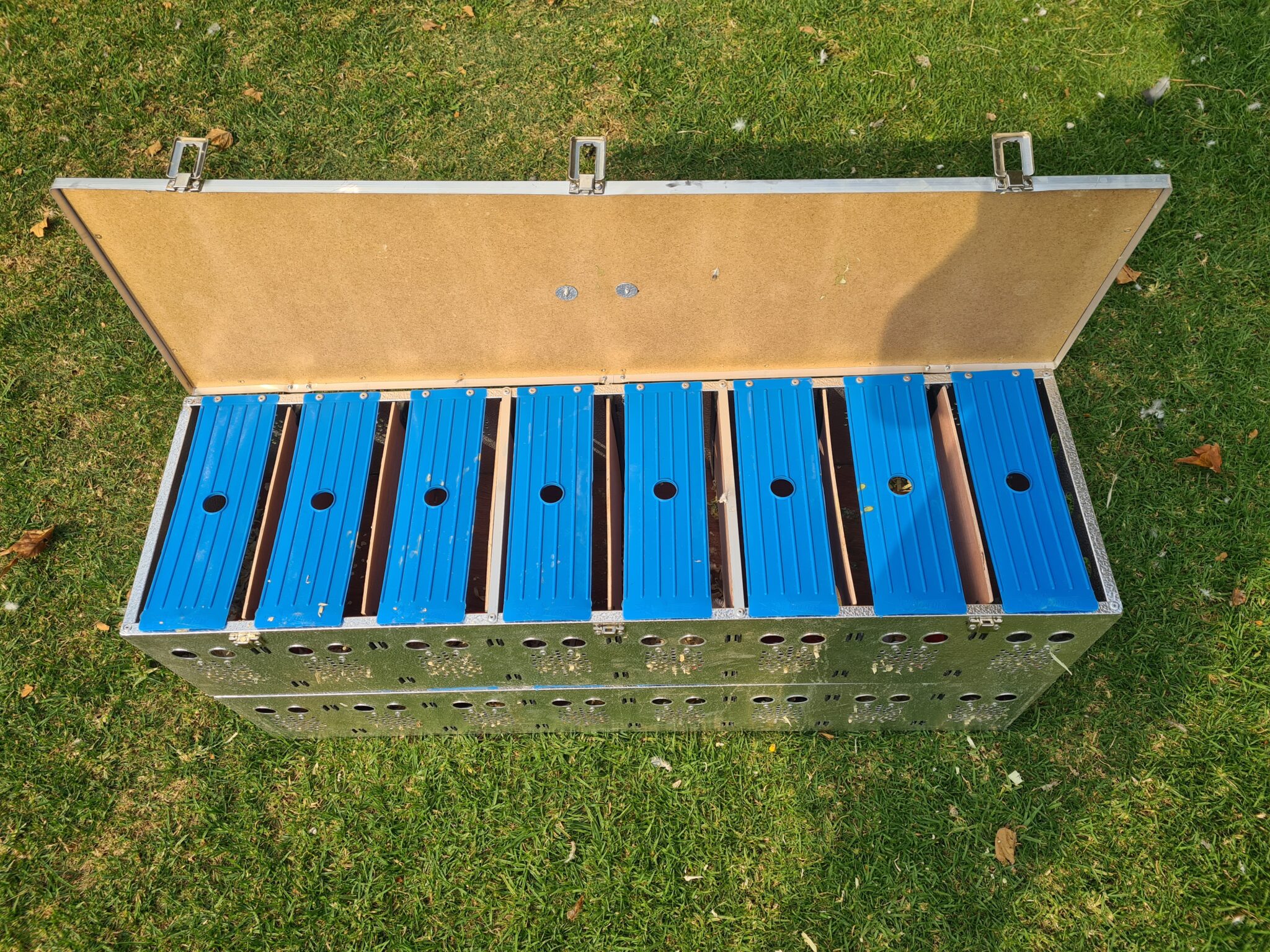 .LOT 3 PIGEON BASKETS Aluminium Pigeon Basket (Can take up to 16