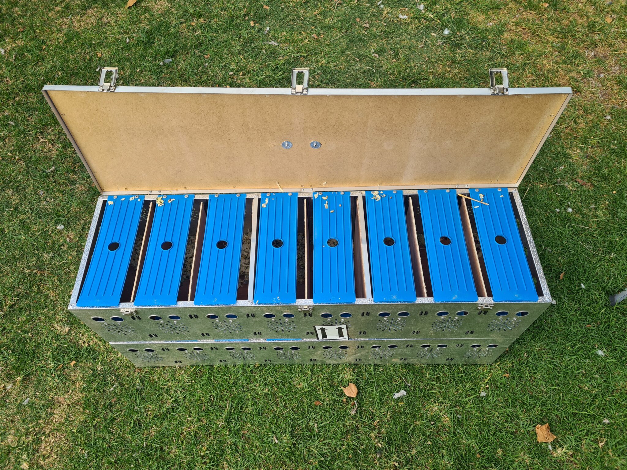 .LOT 5 PIGEON BASKETS Aluminium Pigeon Basket (Can take up to 16