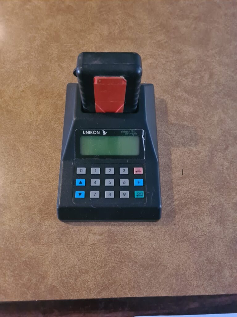 ACTIVE AUCTION USED UNIKON CLOCK FROM 21 JUNE TO SUNDAY 23 JUNE